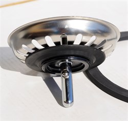 Выпуск для мойки с переливом McALPINE 1 1/2" с нержавеющей съемной решеткой D=113мм, круглый наконечник (OF2-113S) - фото 37421